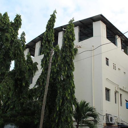 Rembo Hotel Mombasa Exterior photo