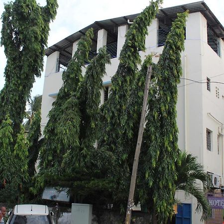 Rembo Hotel Mombasa Exterior photo